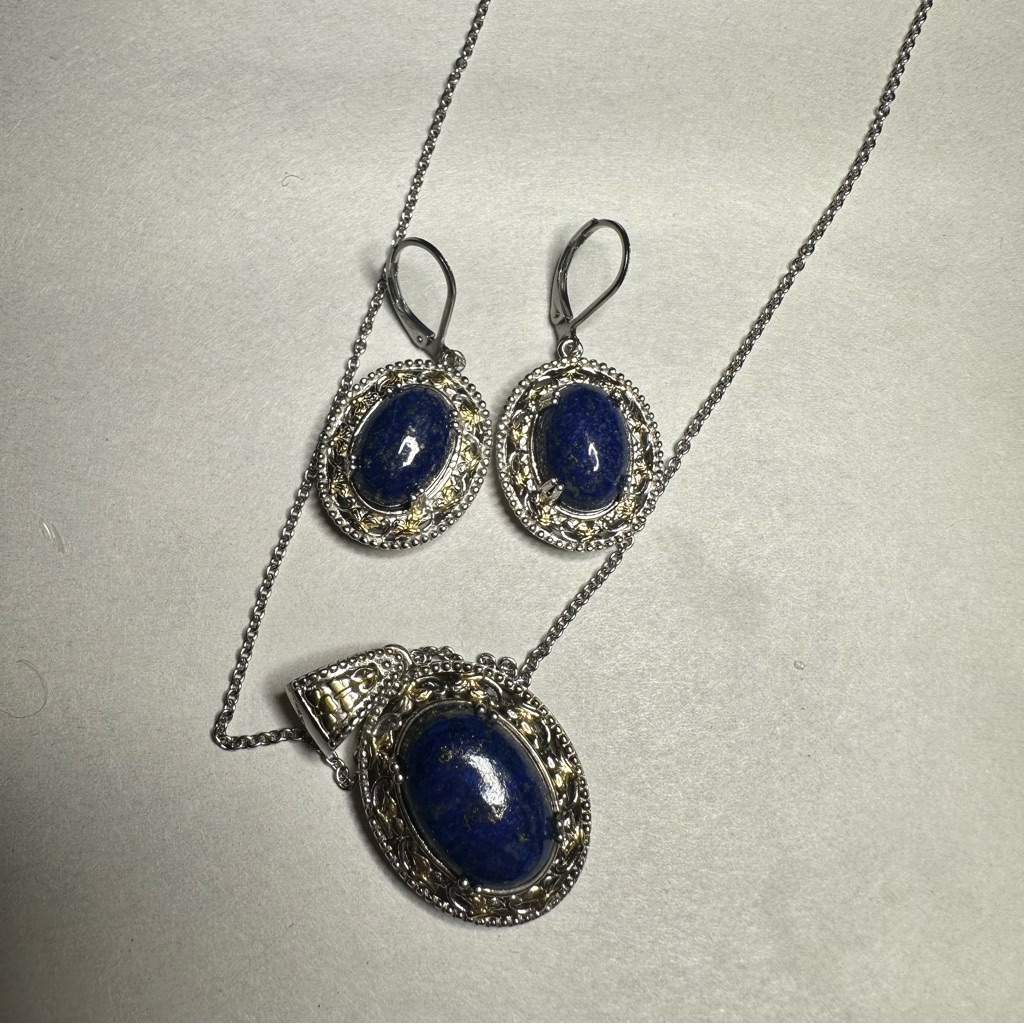 Silver And Blue Oval Pendant Necklace Set 35$